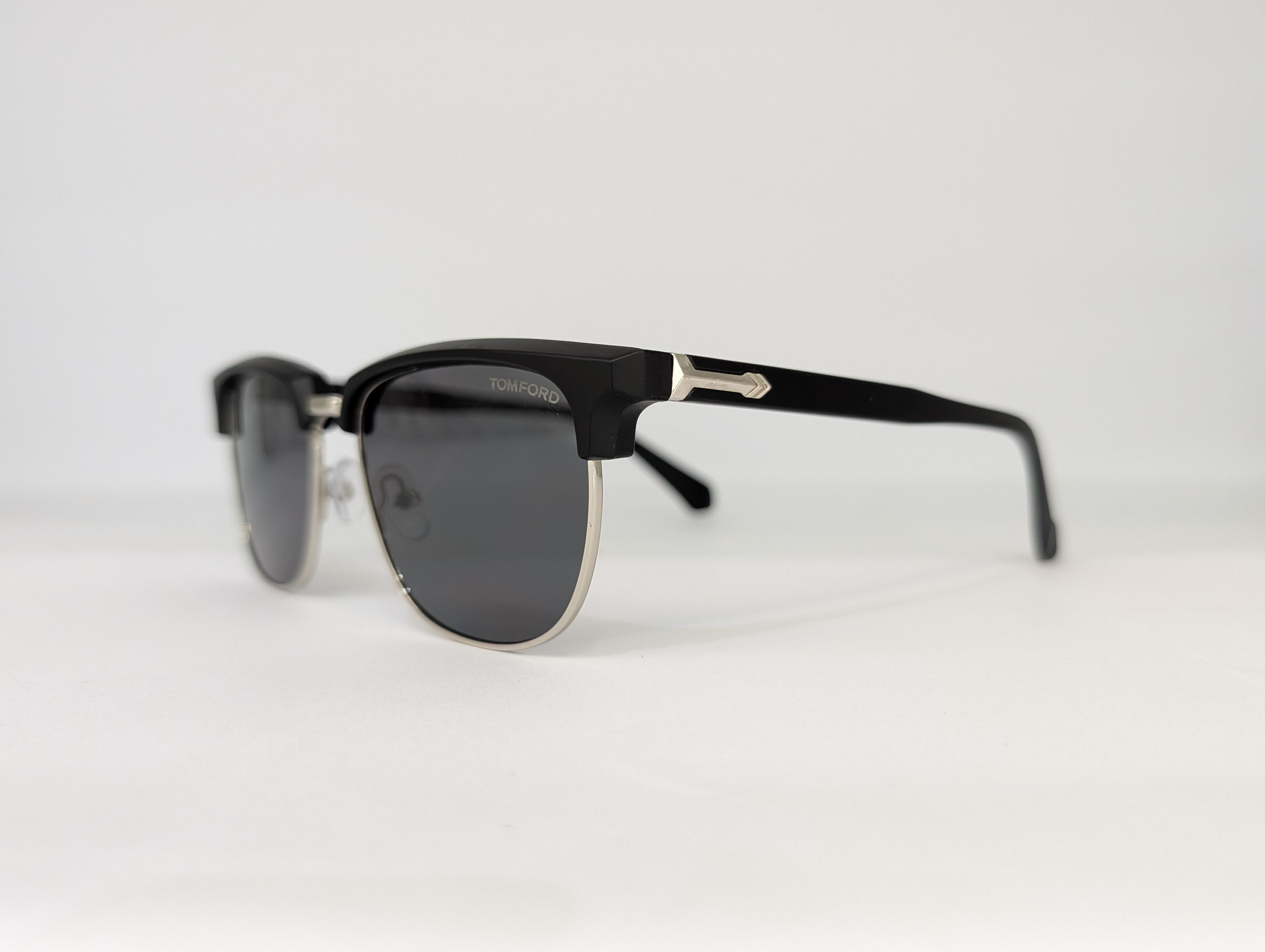 TOMFORD BROWLINE ( BLACK TINTED) Q00214 - View 1