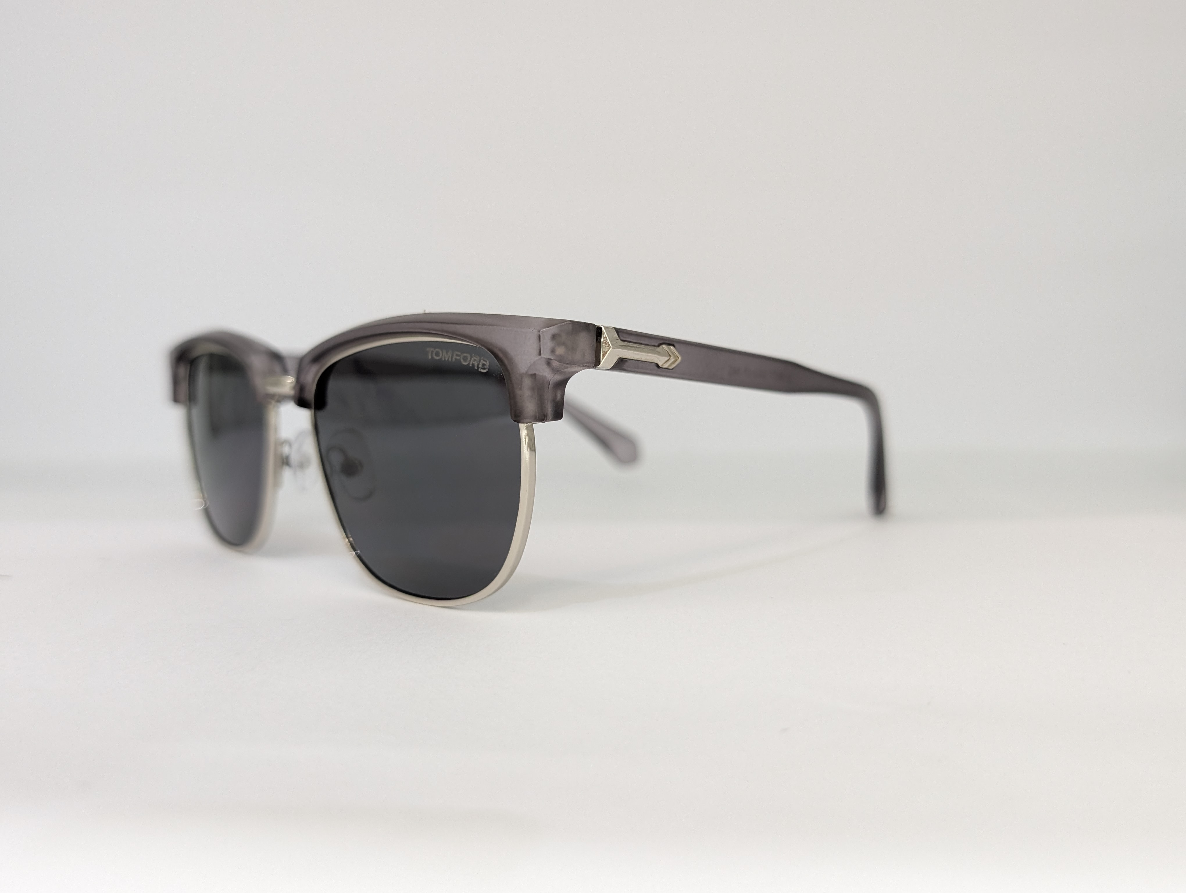 TOMFORD BROWLINE ( BLACK TINTED) Q00218 - View 1